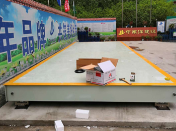 信阳固始龙泽佳园项目100T地磅 