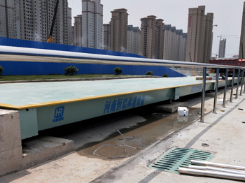 濮阳宏超建工：建业龙城200吨地磅