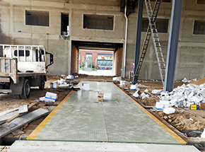 山东金诚达工程装饰100吨地磅